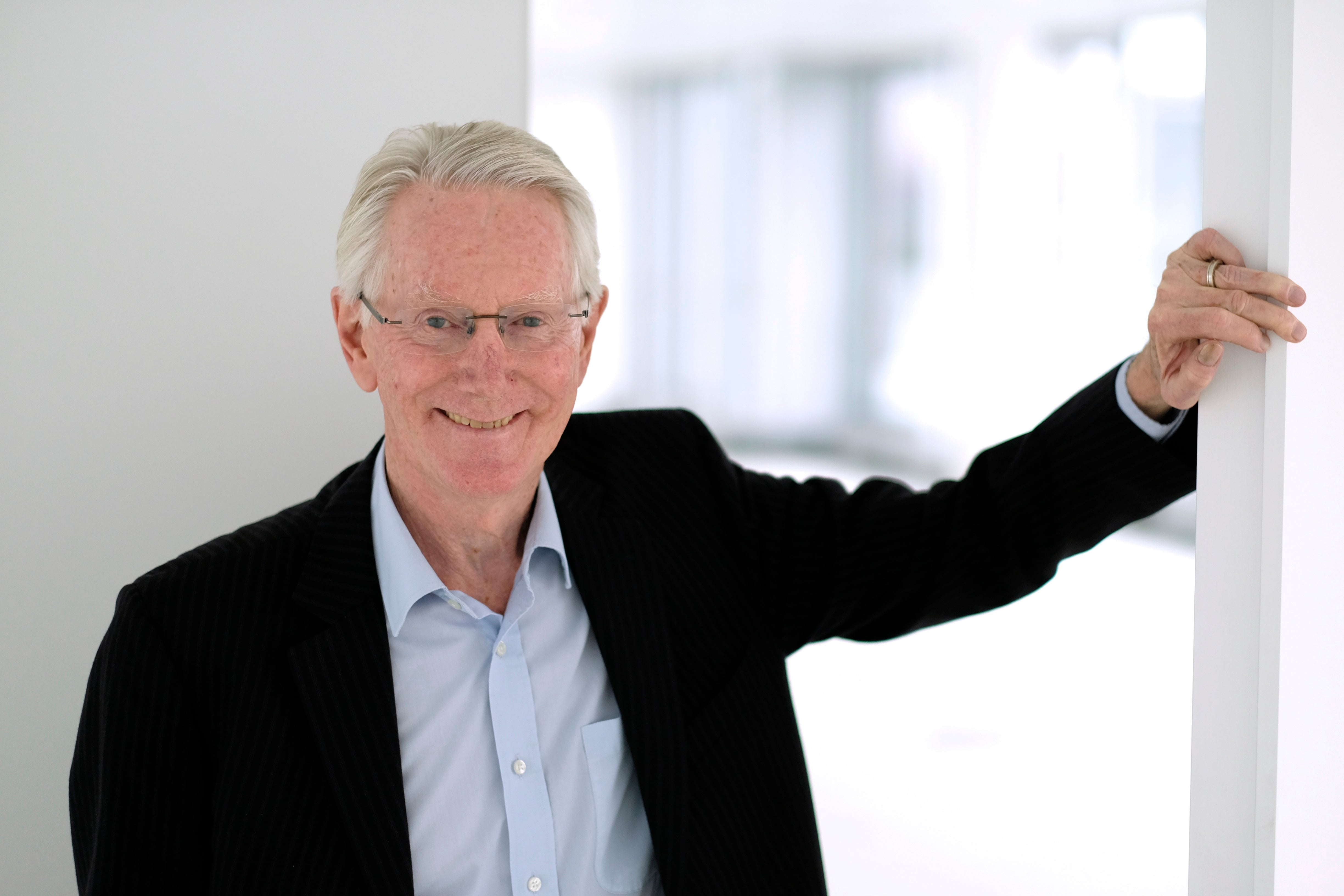 «Not only are we going to see negative supply shocks, but at the same time we’ll have positive demand shocks. That's a recipe for higher inflation and higher real interest rates»: William White.