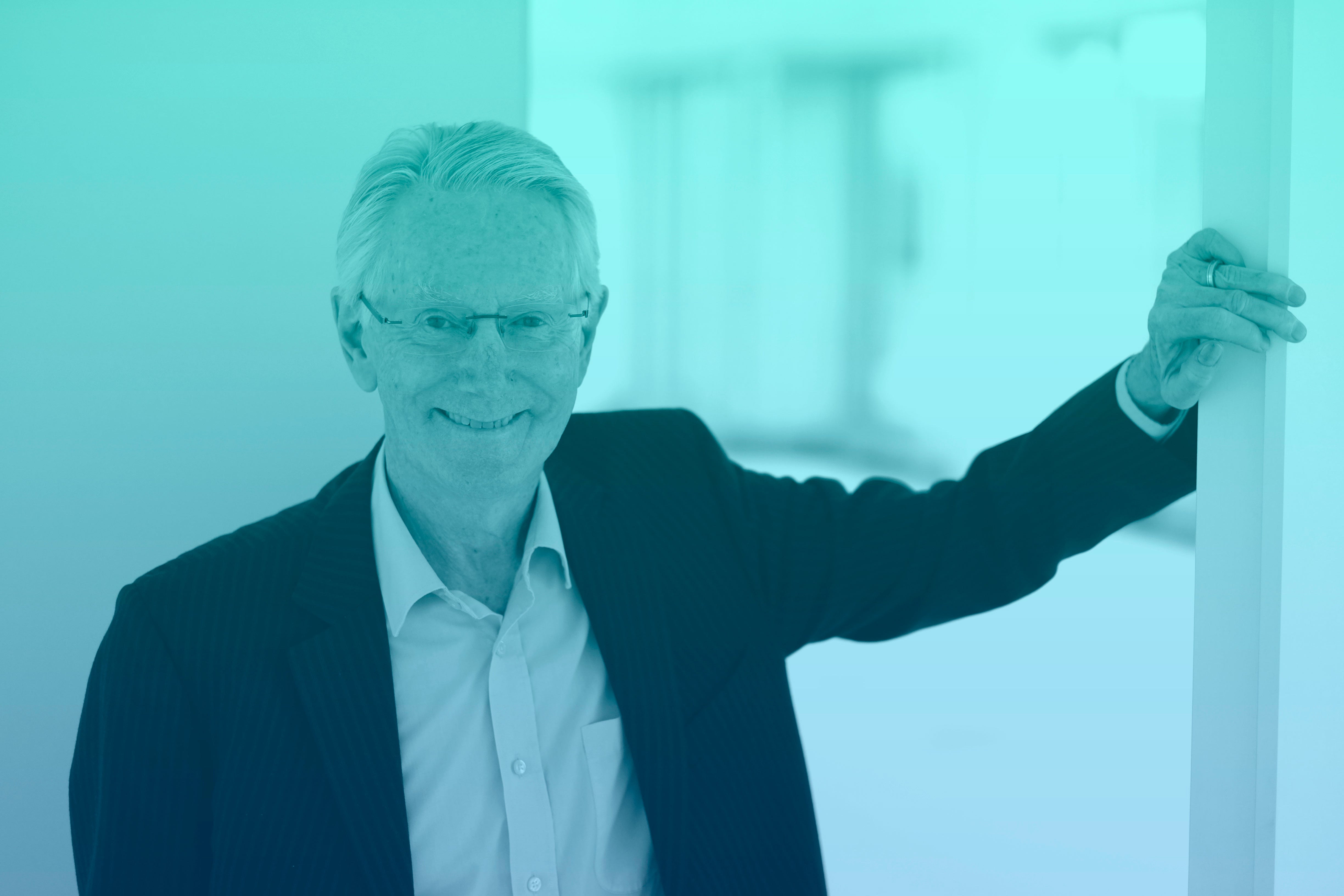 The Great Demographic Reversal, Springer, 2020.