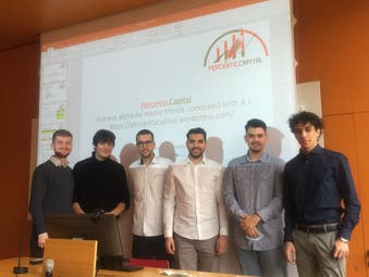 Rame Metaj, Stefano Viviano, XX, Arian Maxhuni, Stefan Ciric und Vittorio De Francesco (v.l.n.r) haben den Investment Case für Holcim und Roche erarbeitet.