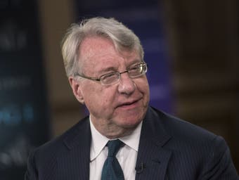 «The Fed might stop raising rates, maybe it lowers them a little bit, but I don’t think they will go to zero percent anymore»: Jim Chanos.