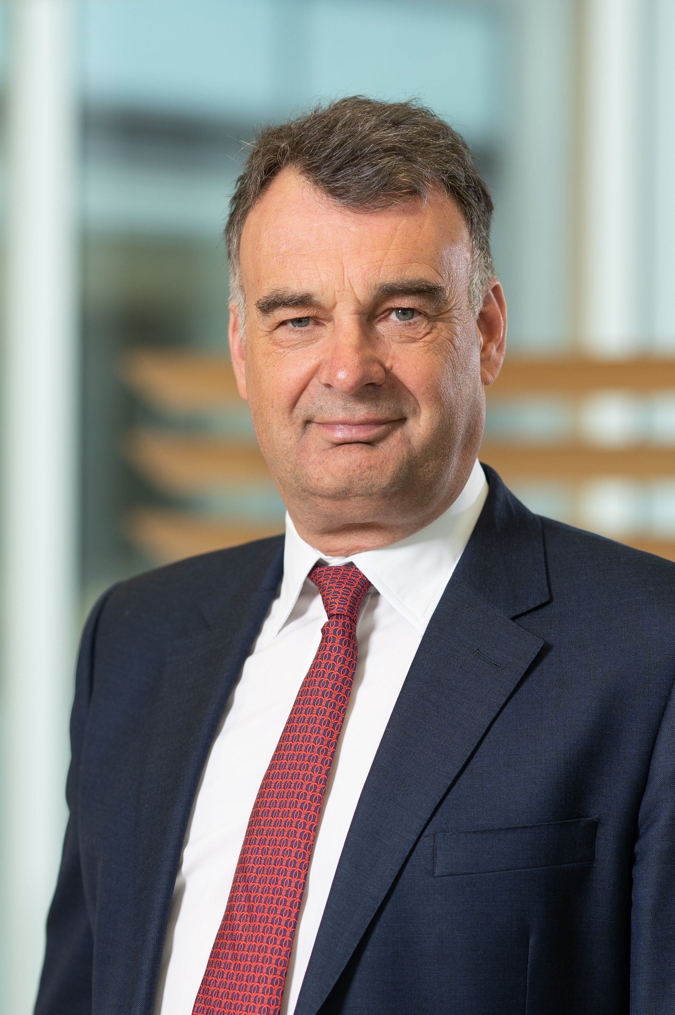 «ASML is one of the most attractive investments in the entire stock market universe»: Richard Carlyle. (Picture: Capital Group)