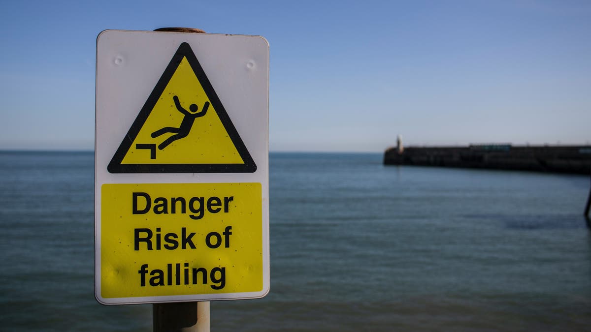 Impending Crisis: Dangerous Imbalances in the Global Economy