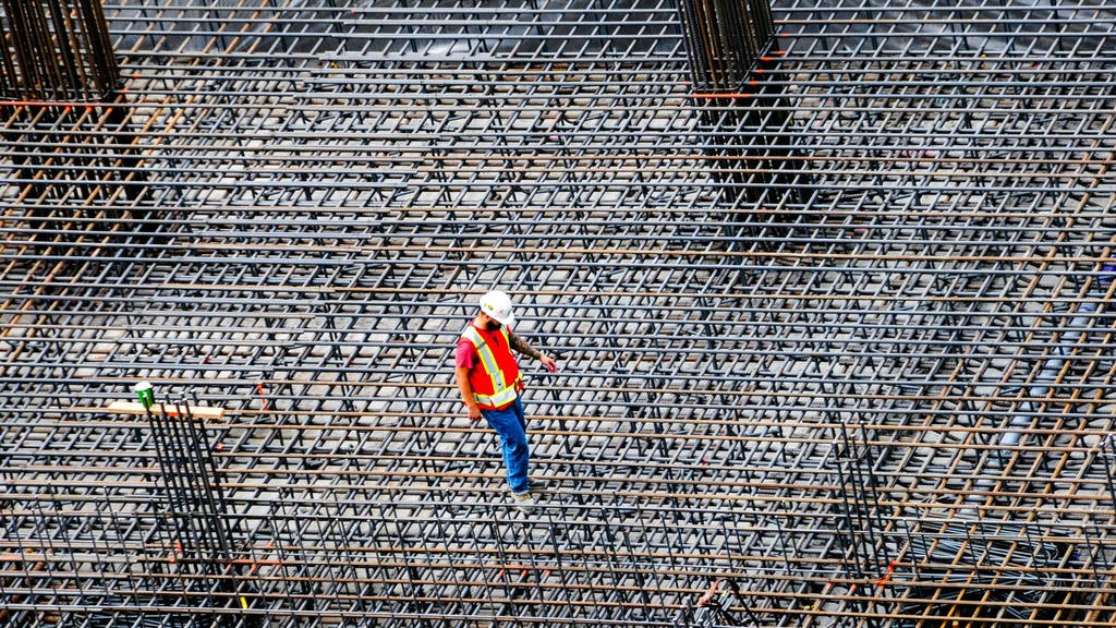 Hohe Energiepreise halten Amrize noch zurück
